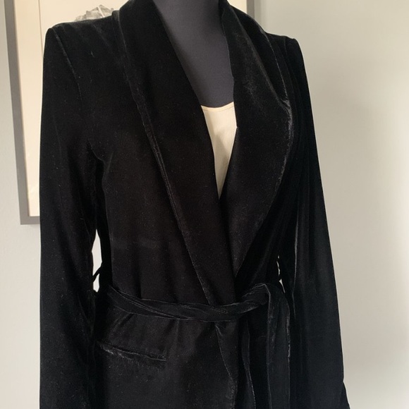 Zara Jackets & Blazers - Zara Velvet Blazer